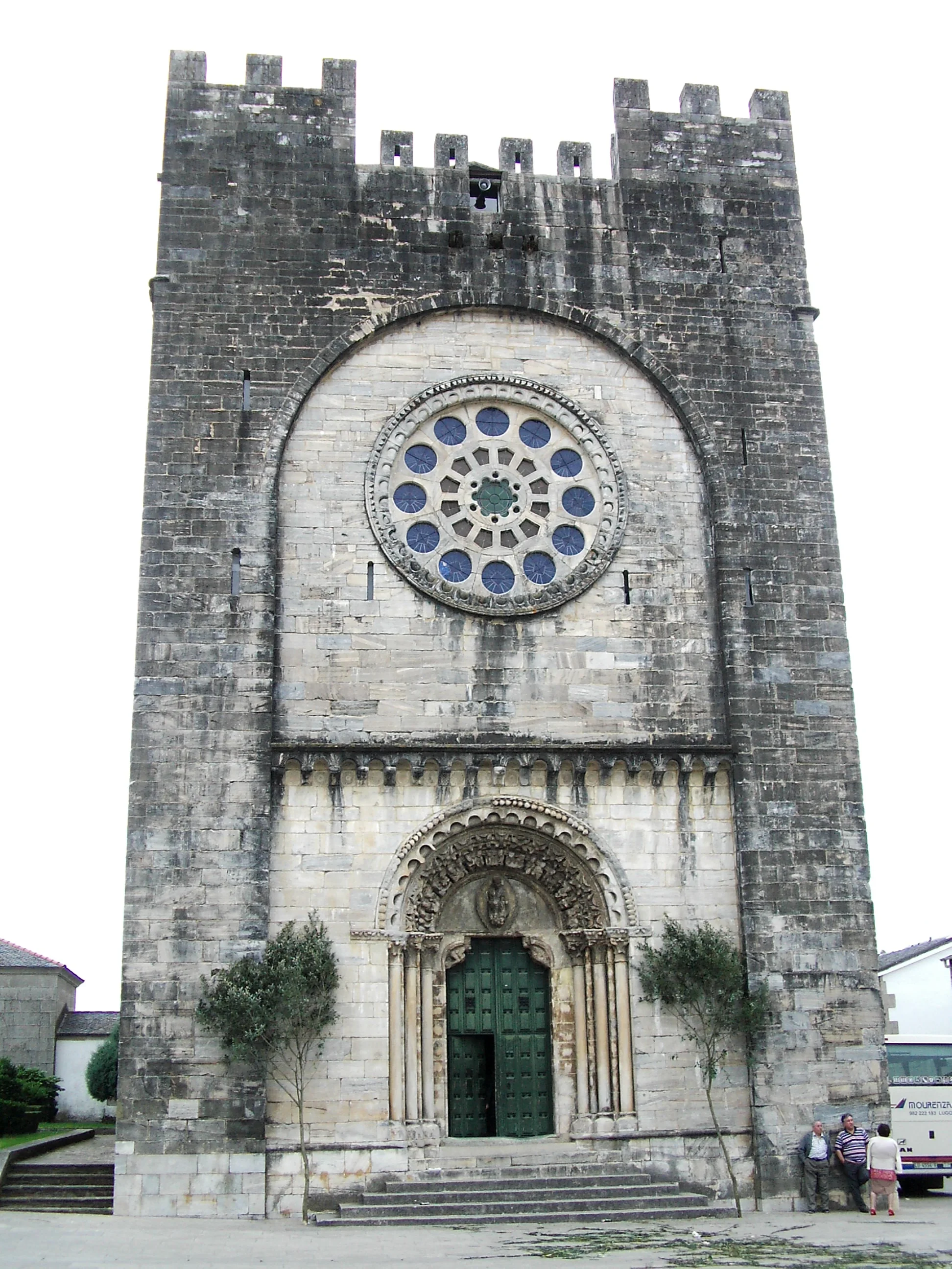 Fachada románica de la iglesia de San Nicolao de Portomarín