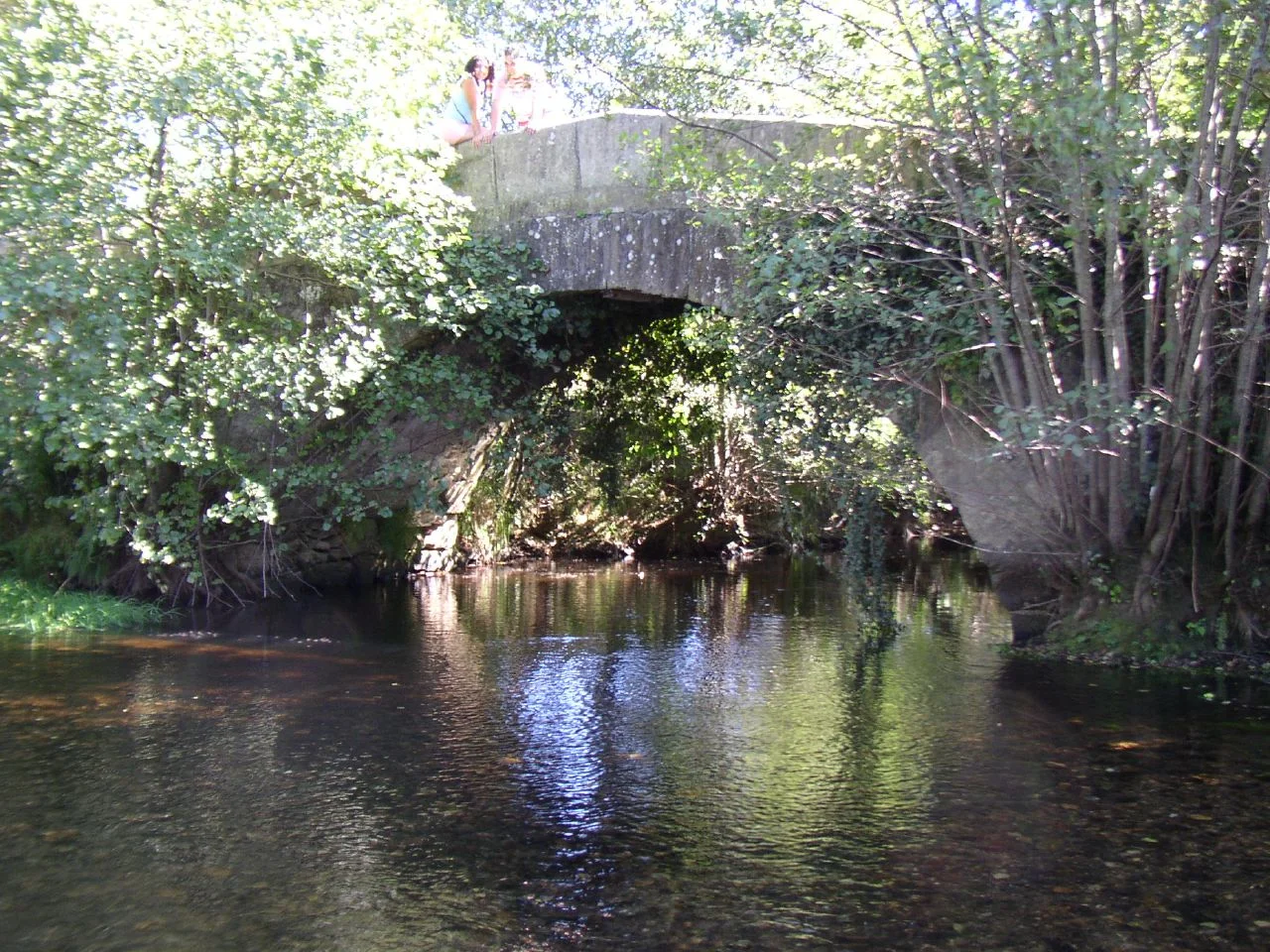 Puente medieval de Ribadiso sobre el río Iso, antes de Arzúa