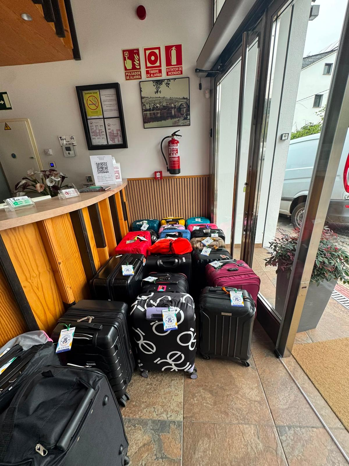Equipajes identificados preparados para su recogida en recepción